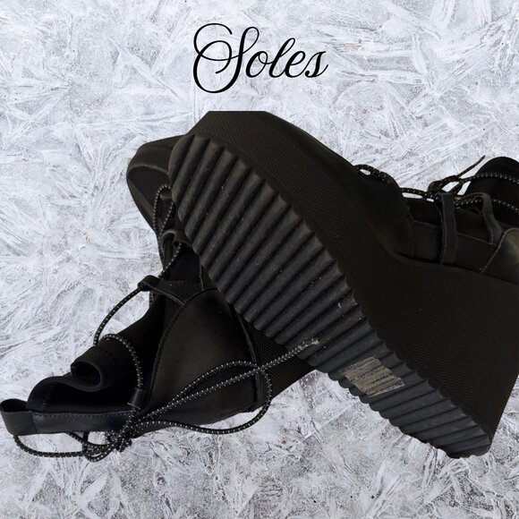 Steve Madden Atomic Wedge Booties Black Lace-Up Combat Lug Sole | Size 7.5 - Picture 3 of 4